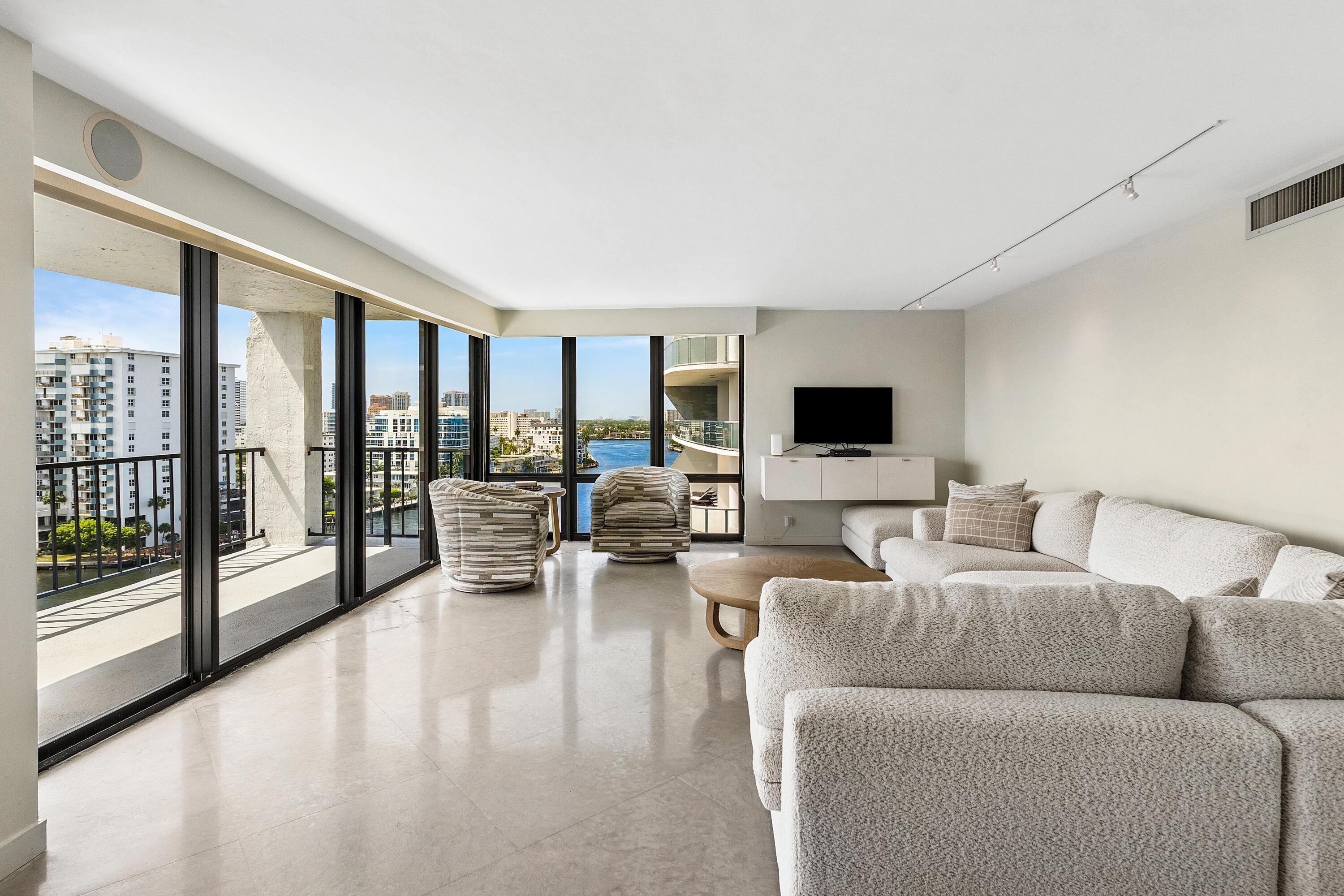 Image 3: 003-936IntracoastalDrive-12H-FortLauderd