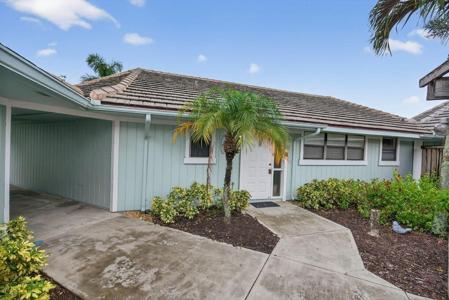 1127 E Seminole Avenue