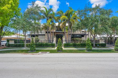 2017 BAYVIEW DR