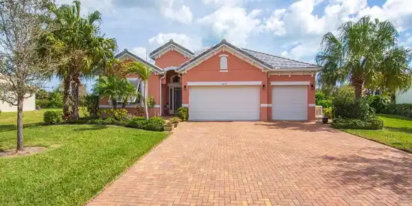 2525 Saint Lucia Circle
