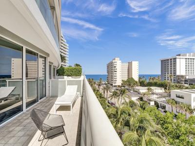 3101 Bayshore Dr