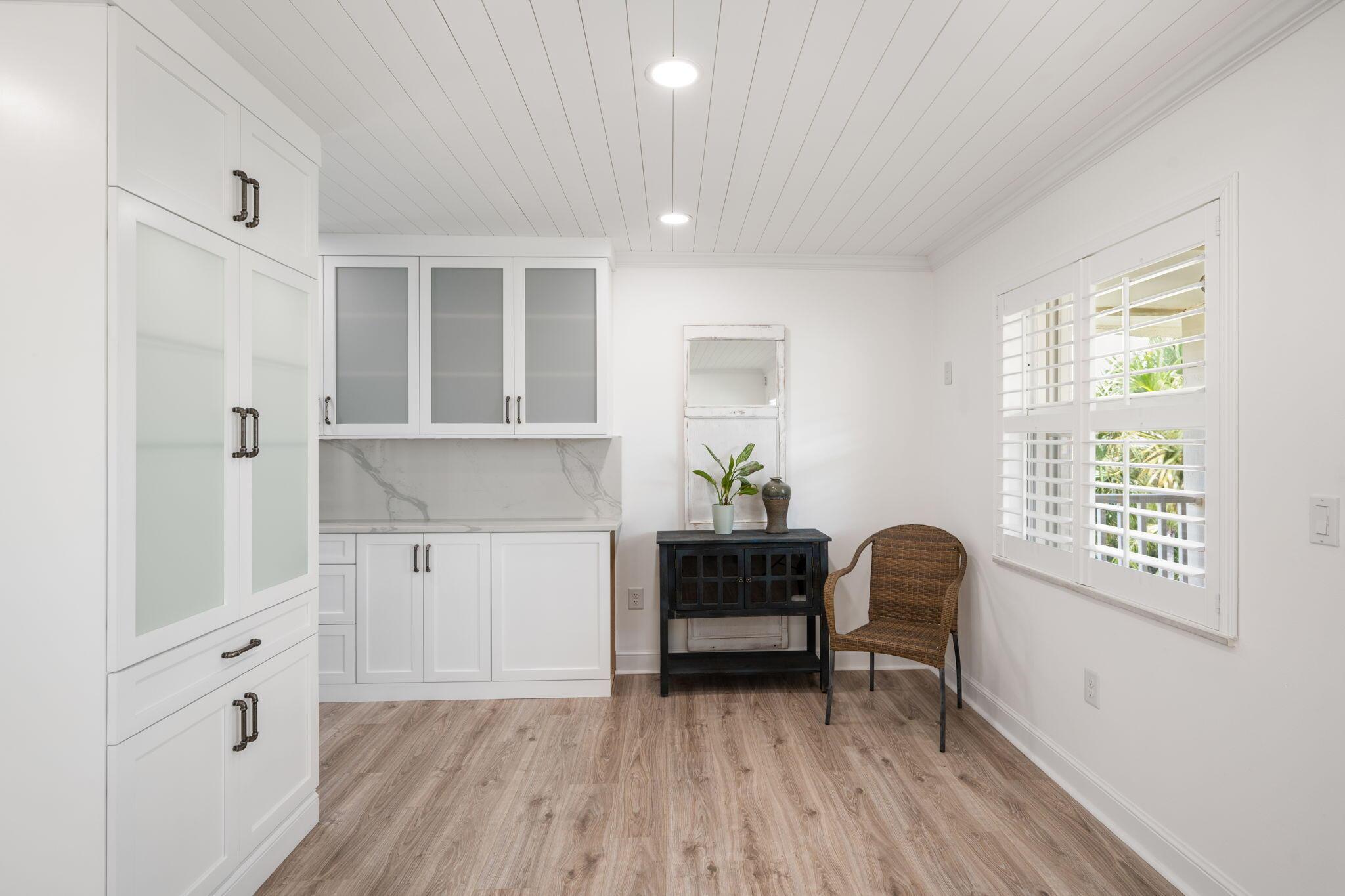 Image 2: extra cabinets to enjoy, updated lux floors, Impac