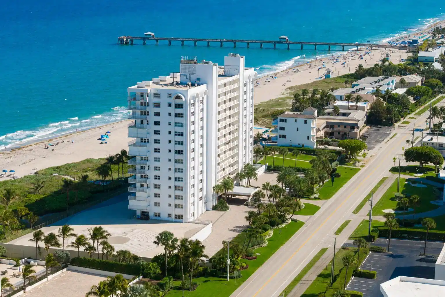 Image 1: Amazing oceanfront location in Boca Raton!