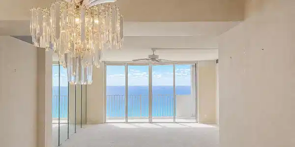 Image 4: Open floor plan