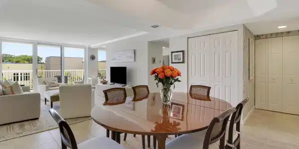 Image 2: Dining area