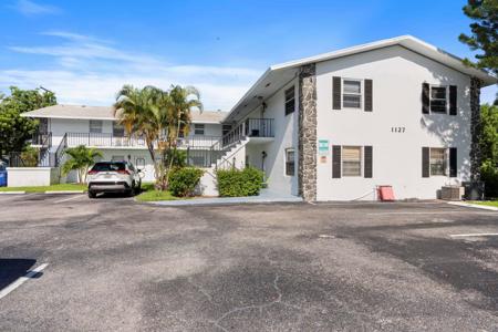1127 S Federal Highway
