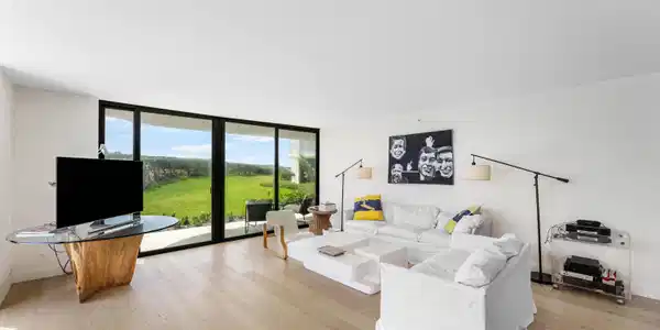 Image 4: great room