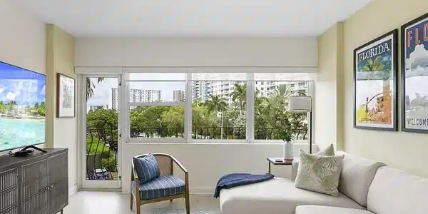 Image 2: Living Room