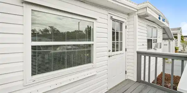 Image 2: Photo 2