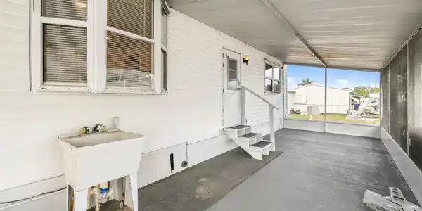 Image 3: Photo 3