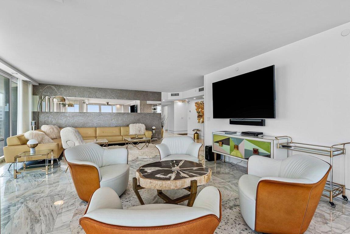 Image 3: 012-3211SouthOceanBoulevard-701-Highland