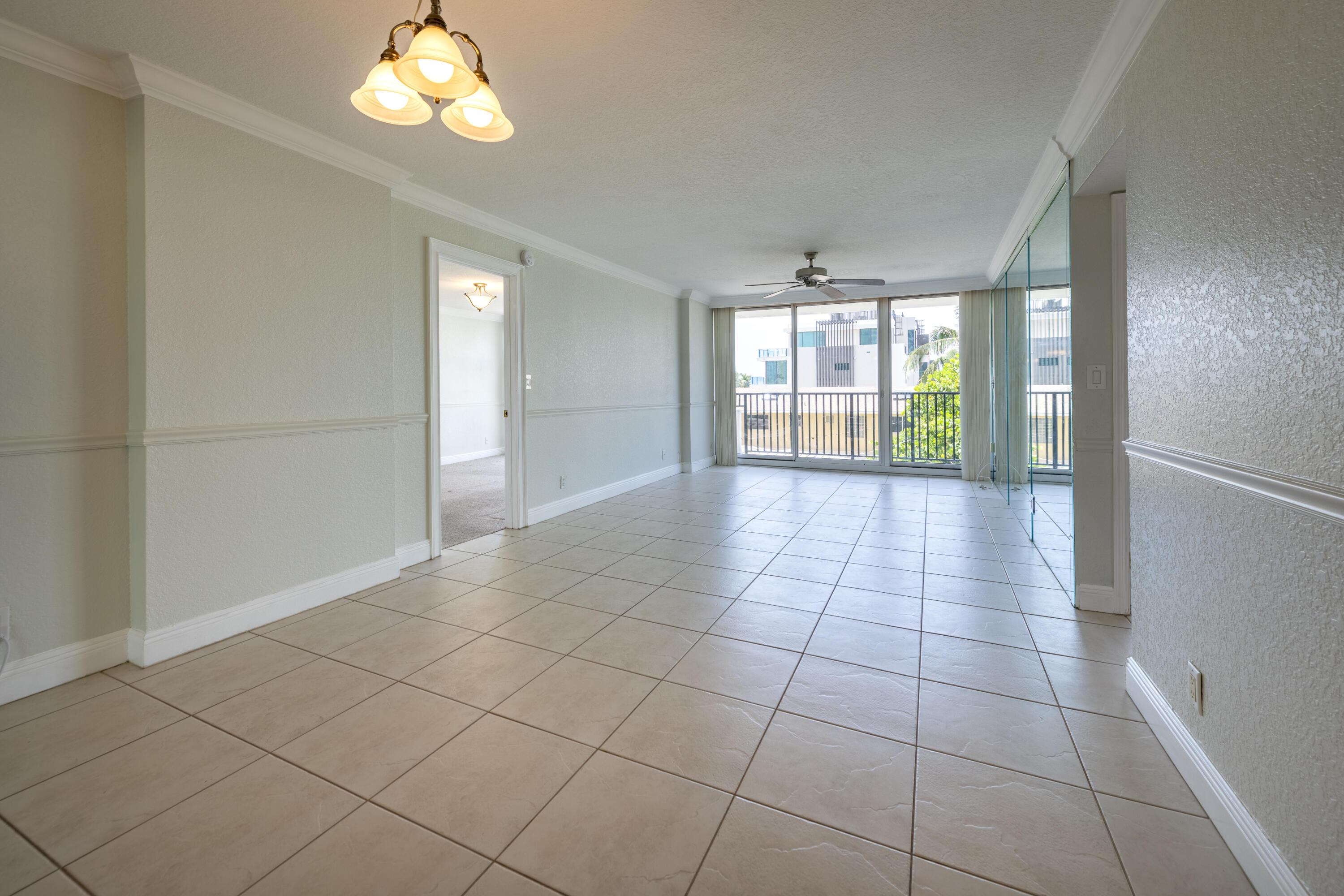 Image 3: Living - Dining from Entrance