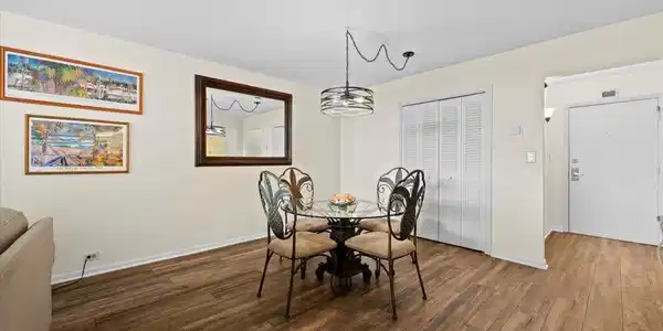 Image 4: Dining Room