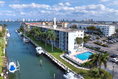 109 Paradise Harbour Boulevard