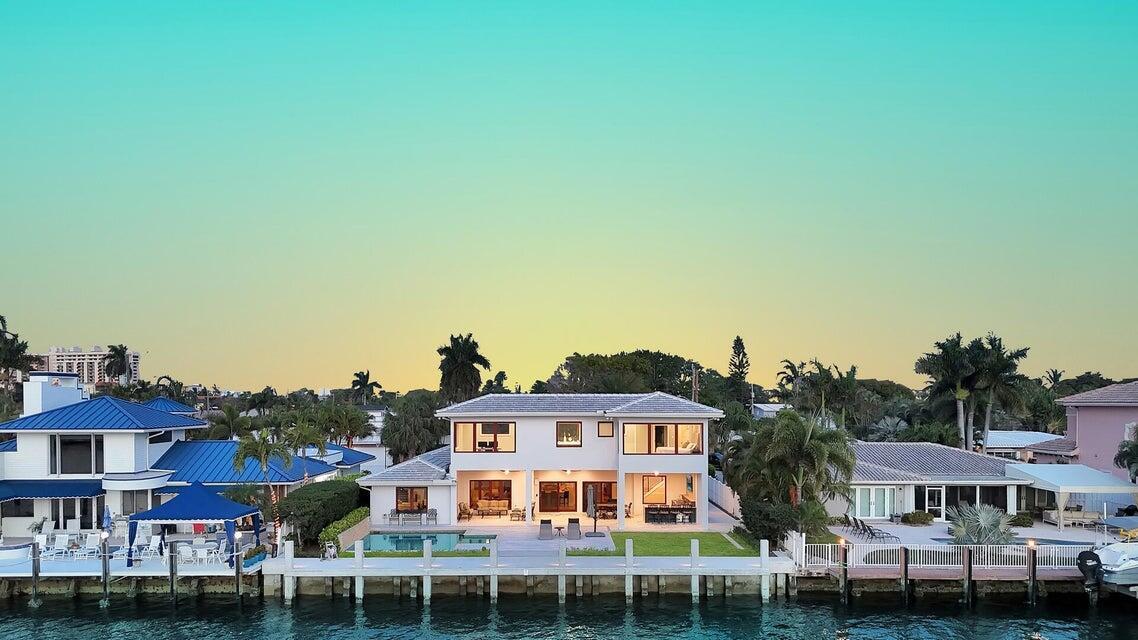Image 4: Back of Home