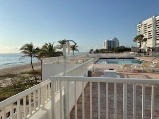 Image 3: Oceanfront pool