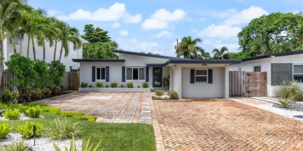 521 NE 14th Ave