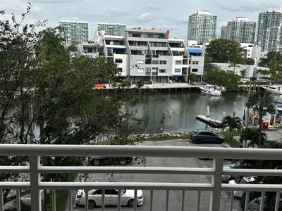 400 Kings Point Dr