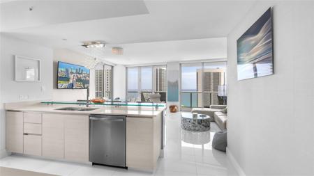 2600 E Hallandale Beach Blvd
