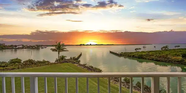 4 Harbour Isle Dr