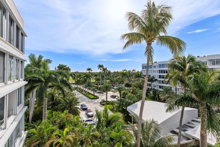 44 Cocoanut Row