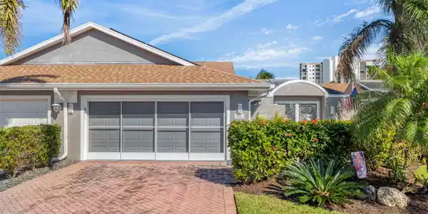 3266 Lakeshore Drive