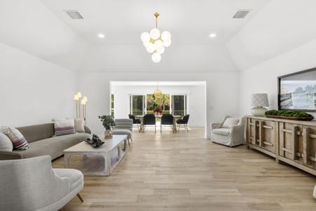 1 Little Pond Road