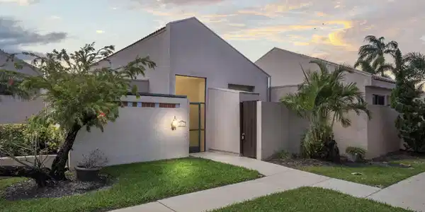 3316 SE Sandpiper Circle