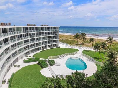 1213 S Ocean Blvd