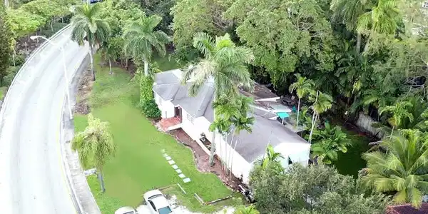 8130 N Bayshore
