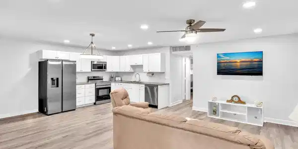 5208 NE 24th Ter