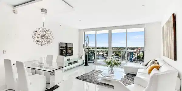 1 N Ocean Blvd