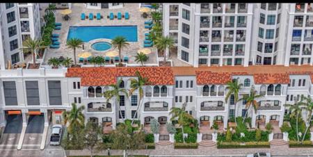 200 E Palmetto Park Road