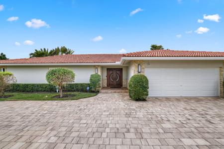 1701 Cocoanut Road