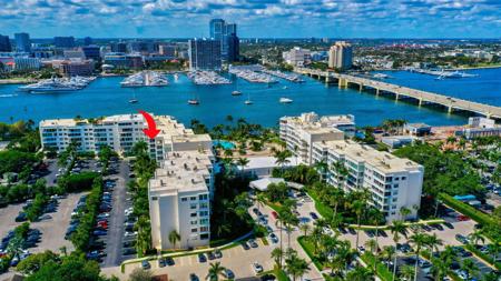 44 Cocoanut Row