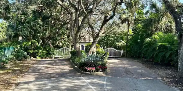 911 Holoma Drive