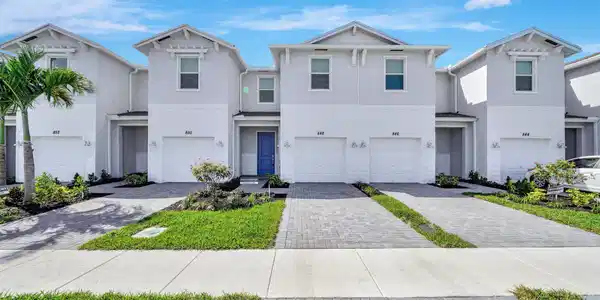 848 SE Grovebush Lane