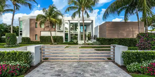 1241 Cocoanut Road