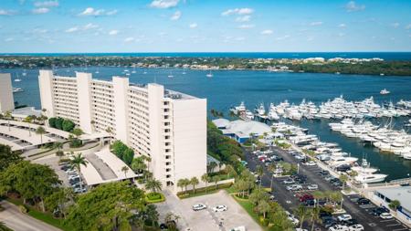 124 Lakeshore Drive