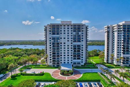 2001 N Ocean Boulevard