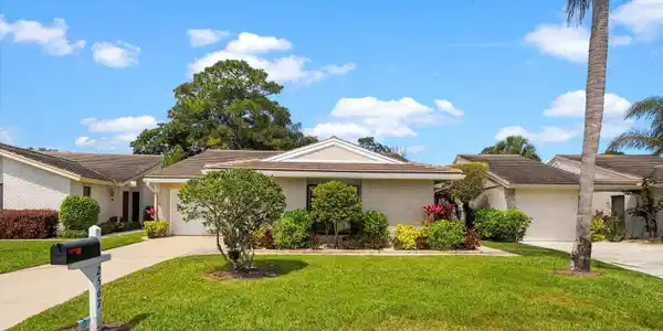 2567 SW Egret Pond Circle