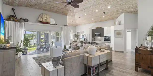11 Sovereign Way