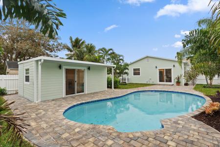 914 N Ocean Breeze