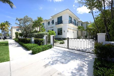 220 Brazilian Avenue