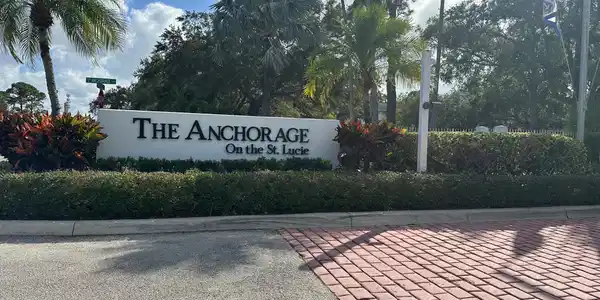 2506 SE Anchorage Cove