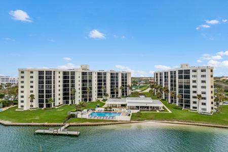 19800 Sandpointe Bay Drive S