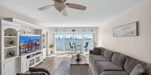 801 Lake Shore Drive