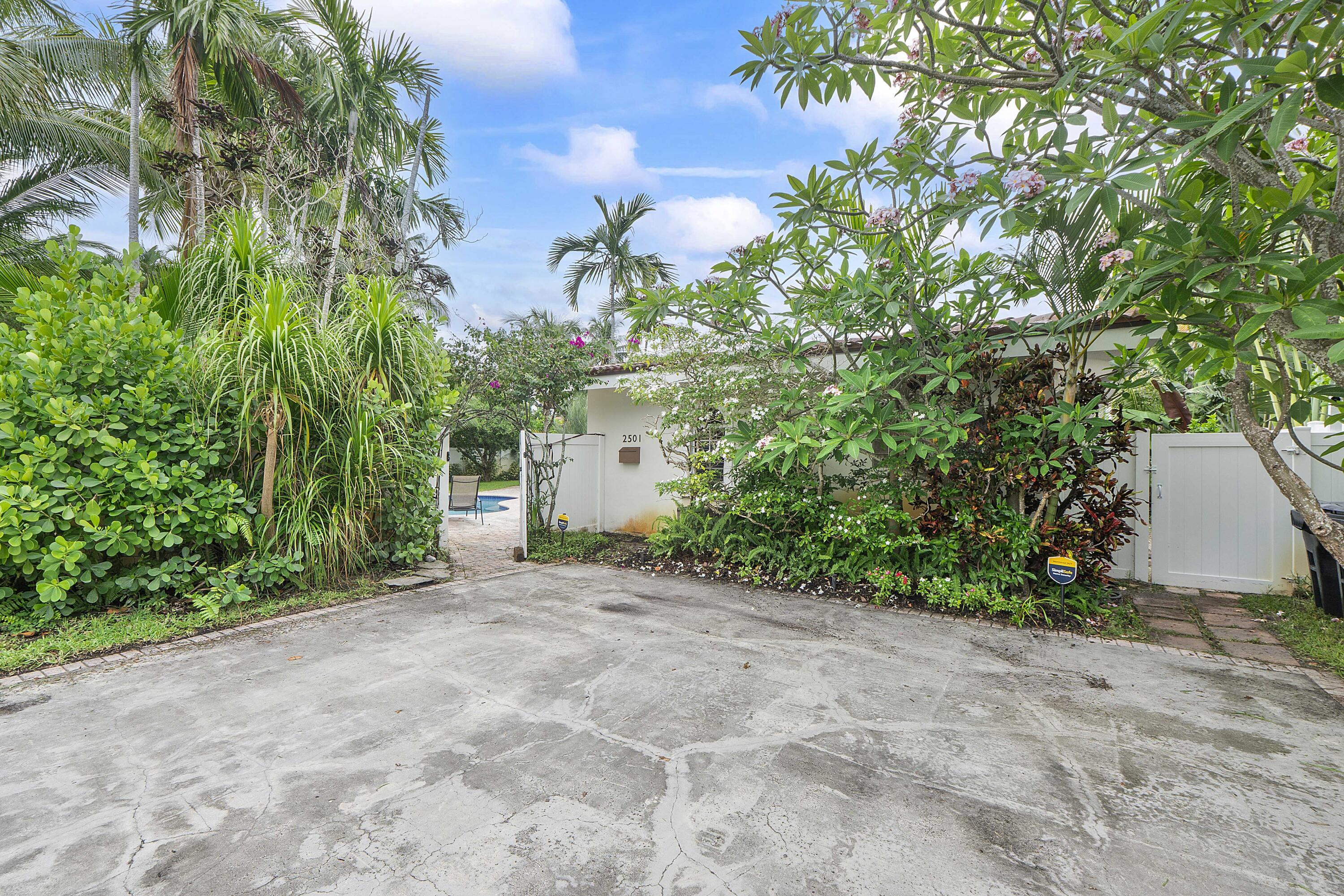 Image 2: 2501 Ne 26th Terr_002