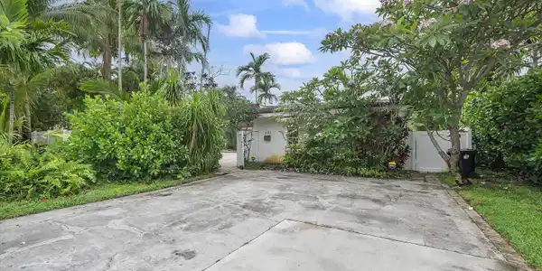 Image 3: 2501 Ne 26th Terr_001
