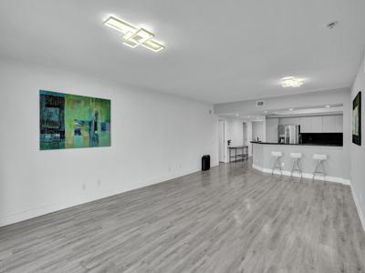 14951 Royal Oaks Ln